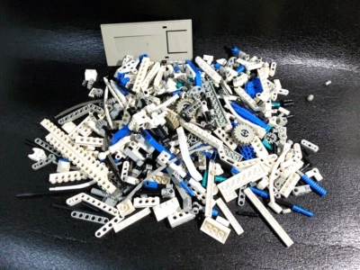 1LB LEGO TECHNIC Lot Star Wars Small Pins Axles Gears Connectors MISC Pieces - Image 1 of 4