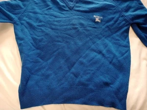 Jersey de lana virgen Burberrys para hombre XL azul cuello en V ajuste regular hecho en Escocia  - Imagen 1 de 7