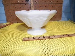 Vintage ANCHOR HOCKING Milk Glass Footed Pedestal Fruit Bowl, Grape Vine Design - Picture 1 of 6
