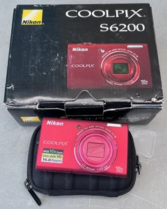 Nikon Coolpix s6200 Nikkor fotocamera zoom ottico 10x rosso con scatola - Foto 1 di 11