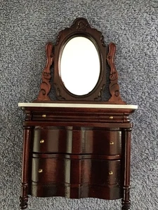 Mobile casa delle bambole vintage legno miniatura abito specchio finto marmo funzionante cassetti - Foto 1 di 13