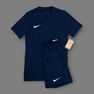 Nike Dri Fit T-Shirt & kurze passende Activewear Sommer Set *authentisch mit Etikett* - Bild 1 von 59