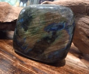 Beautiful Labradorite freeform (FF2) - Picture 1 of 2