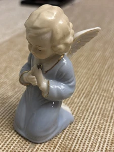 Vintage Christmas Angel figurine Japan Praying Kneeling 1950s porcelain Gloss 4" - Picture 1 of 10