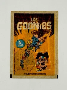 1985 Pacosa Dos International THE GOONIES Sealed Sticker Pack Spain + Toploader - Picture 1 of 3