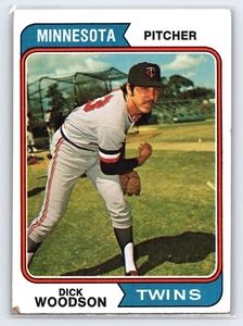1974 Topps #143 Dick Woodson Minnesota Twins Pitcher Vintage MLB Baseball Card - Foto 1 di 2