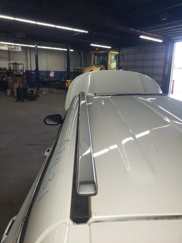 Riel portaequipajes izquierdo 21 22 23 SELTOS OEM SOLO cromo satinado con base negra Foto 1 de 4