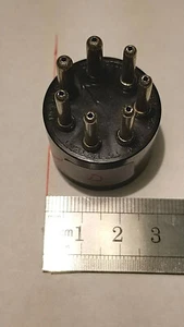 El listado es para CINCO (5) bases de tubos de vacío - Baquelita negra 7-Pin UX7 (U7A) Box D - Imagen 1 de 3