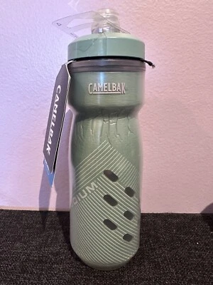 Botella de agua aislada CamelBak Podium Chill 21 oz verde claro SAGE NUEVA CON ETIQUETAS Foto 1 de 3