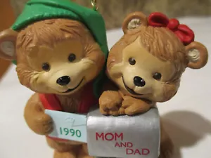 1990 MOM AND DAD TEDDY BEARS HALLMARK CHRISTMAS ORNAMENT - Picture 1 of 5