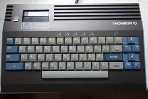 Thomson MO 5 (mechanical keyb) vintage computer + MO5 tape player + guide FR - Afbeelding 1 van 13