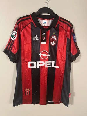 Kit de camisa de futebol AC Milan Maldini #3 1998/99 Adidas Home Jersey 2 crachás - Imagem 1 de 4
