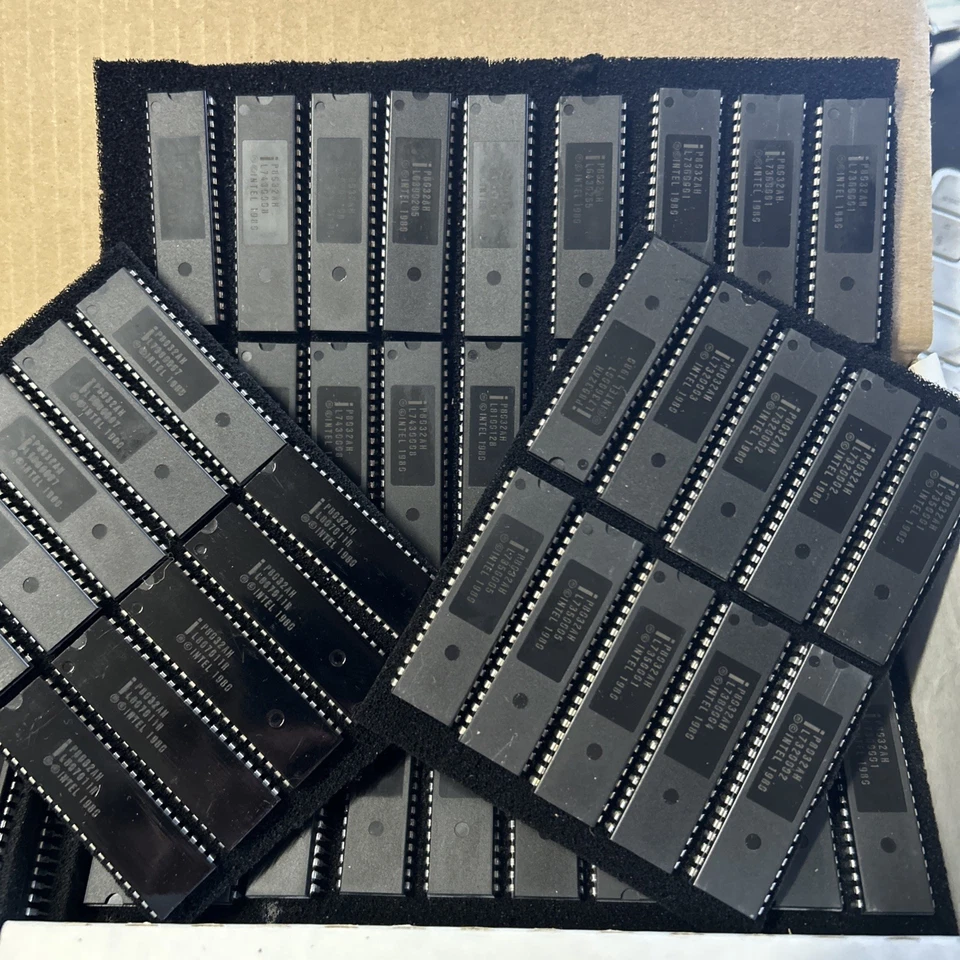 Integrated Circuits Job Lot 64 items - Untested - Image 1 of 1