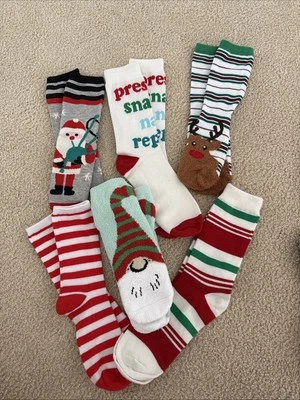 NUEVO SIN ETIQUETAS Calcetines Navidad Damas 6 Pares Santa Reno Gnomo Rojo Verde Raya Foto 1 de 4