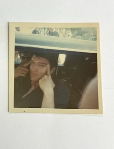 FOTO KODAK DE COLECCIÓN DE 50+ AÑOS ELVIS PRESLEY ULTRA RARA QUÉ CARA - Imagen 1 de 2