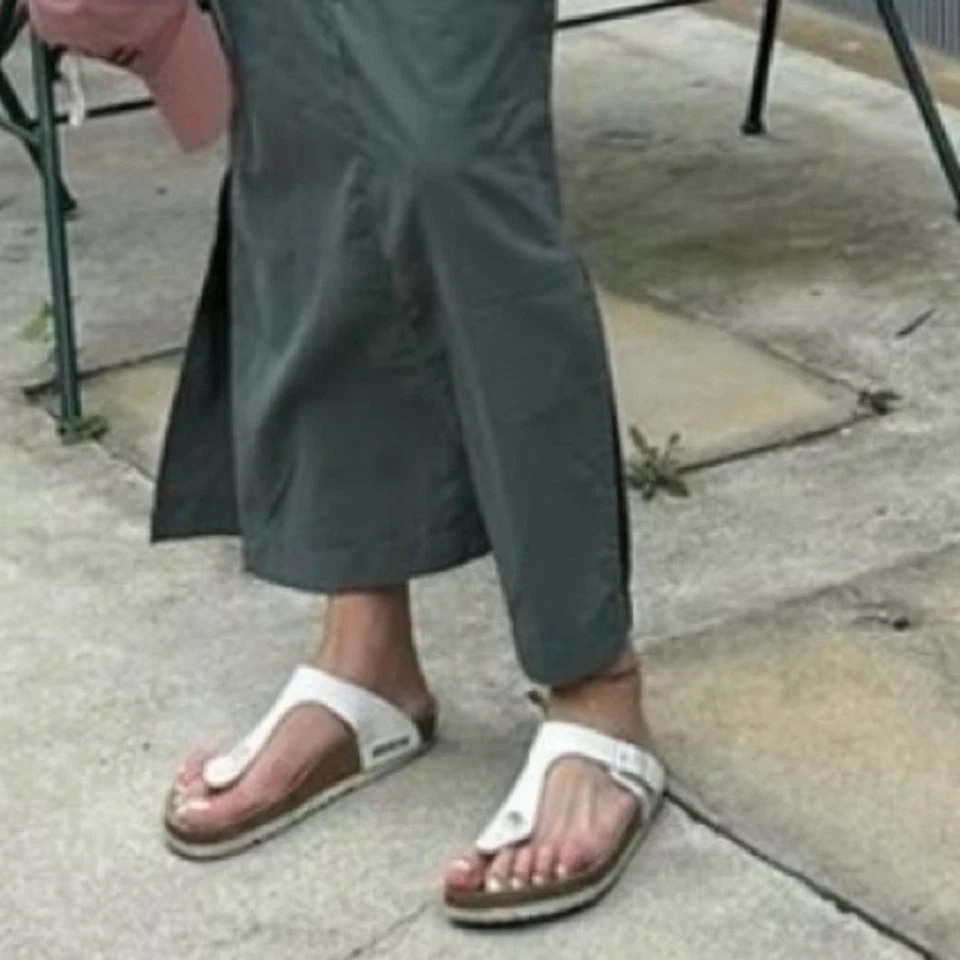 Birkenstock 白色 Gizeh 凉鞋 尺寸 7-7.5 欧码 38 — 第 1/4 张图片