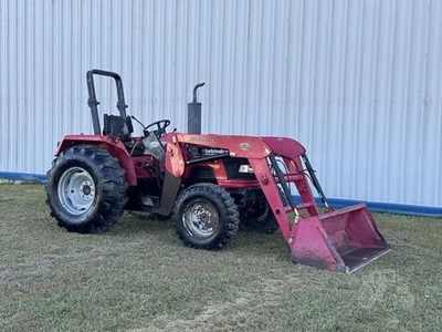 Tractor Mahindra 4530 2012 con cargador Foto 1 de 4