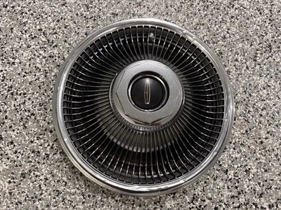 ОЧЕНЬ ХОРОШИЙ 1969-1971 Lincoln Mark III 15 «колпак ступицы колеса крышка - без сломанных плавников - Изображение 1 из 4