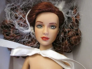 Ooh La La Basic Simone Rouge Nude Tonner 10" Doll 2008 Articulated Box Stand - Picture 1 of 11