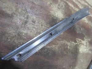 1963 1964 Chevrolet Impala hardtop A pillar weather seal trim molding DF - Foto 1 di 4