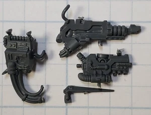 Warhammer 30k Cult Mechanicum Bits Tech Thralls Las Loc w Servitor Backpack #49 - Picture 1 of 5
