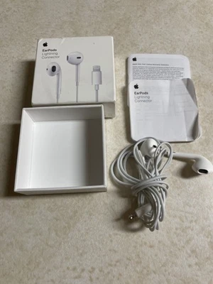 Auriculares Apple con conector Lightning Foto 1 de 3