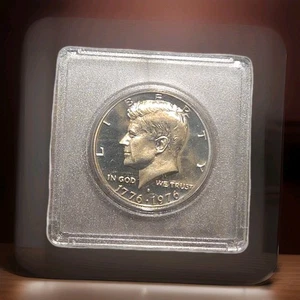 1776-1976-S Kennedy mezzo dollaro GEM placcato proof moneta brillante - Foto 1 di 2
