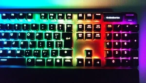 steelseries ApexS Gaming Mechanical Keyboard Red Switch Used - Picture 1 of 8