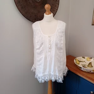 Top Per Una Blanco Algodón Pintuck Sin Mangas 16 Botones Floral Encaje Borde Boho - Imagen 1 de 11