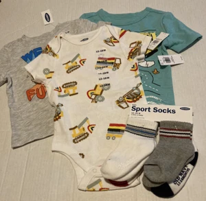 Lot of 4 NWT Old Navy boys clothes t-shirts 1pc socks 12-18-24M Construction - Picture 1 of 9