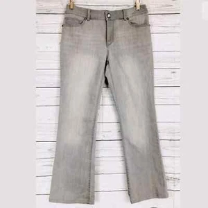 Chicos Damen grau platin ultimative Passform verzierte Klappe Jeans Gr. 0,5 (small/6) - Bild 1 von 8