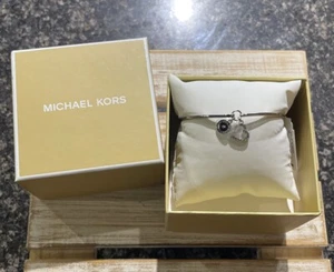 MICHAEL KORS Silver Logo Heart Hinged Bangle Bracelet NEW With Box - Picture 1 of 4