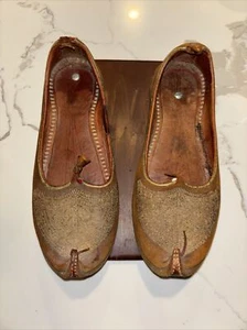 Alter Islam (1800era) Türkisch (Schuhe) Hausschuhe, Leder, goldumwickelt Faden - Bild 1 von 18