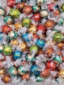1 x 1000gr. Lindt Lindorkugeln 7 Sorten MHD 10.2025 ! ! (1000gr./25,98€) - Bild 1 von 1
