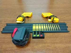 De Colección Tyco Slot Car Eléctrico Carreras 9" Terminal Track con Controladores y Paquete de Energía - Imagen 1 de 12