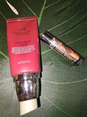 Brillo Labial Naranja y MISSHA M Perfect BB Cream FPS 42 No. 13 Foto 1 de 3