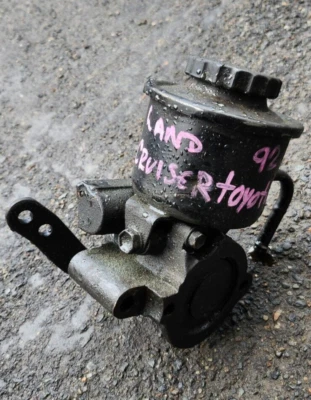 1992 Toyota Land Cruiser Power Steering Pump OEM - Image 1 of 4