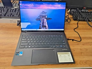 ASUS Zenbook 14x Q420VA 14.5" OLED 2.8K Touch i7-13700H SSD-1TB, Ram-16GB Laptop - Picture 1 of 11