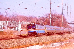 ORIGINAL KODACHROME SLIDE AMTRAK AEM-7 #933 NEWPORT, DE JANUARY 1986 - Picture 1 of 1