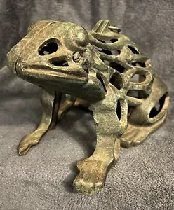 Japanese Cast Iron Frog Garden Lantern 10”x6.5” - Picture 1 of 14