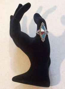 Anillo vintage para mujer con incrustaciones de coral blanco turquesa talla 7 3/4 - Imagen 1 de 3