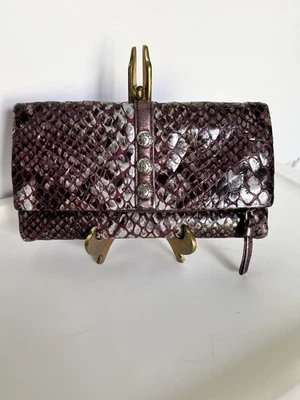 Cartera Brighton Imitación Piel de Serpiente Cartera Cuero Acentos Púrpura Gris Magnético Caída Foto 1 de 4