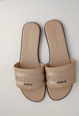 Zapatillas para mujer CHRISTIAN DIOR bordadas talla 9 usadas en EE. UU.  Foto 1 de 4