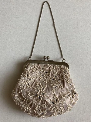 Auténtico bolso clutch Dolce & Gabbana DG con cuentas satinado blanco roto de JP 123600K Foto 1 de 4