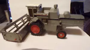 Vintage Ertl 1:32nd Scale Allis Chalmers Gleaner L2 Combine, Used - Picture 1 of 5