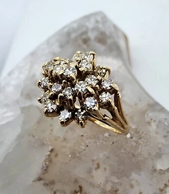 Anillo de oro amarillo de 14 k,585 con racimo de diamantes de 0,63 quilates talla 4 Au 24271 Foto 1 de 4