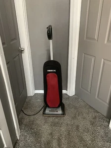 Oreck XL UK30005QVC Model 9 Upright Vacuum Cleaner - Picture 1 of 22
