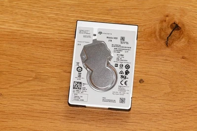 Seagate Mobile HDD - 2TB - 2,5 Zoll SATA - ST2000LM007 - Bild 1 von 2