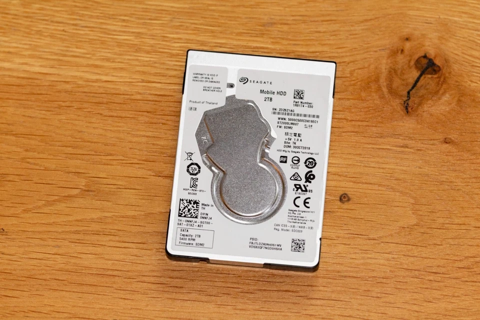 Seagate Mobile HDD - 2TB - 2,5 Zoll SATA - ST2000LM007 - Bild 1 von 2