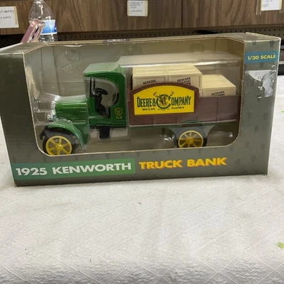 ERTL 1925 肯沃斯卡车银行约翰迪尔和公司压铸金属 #5689 1:30 盒 — 第 1/3 张图片